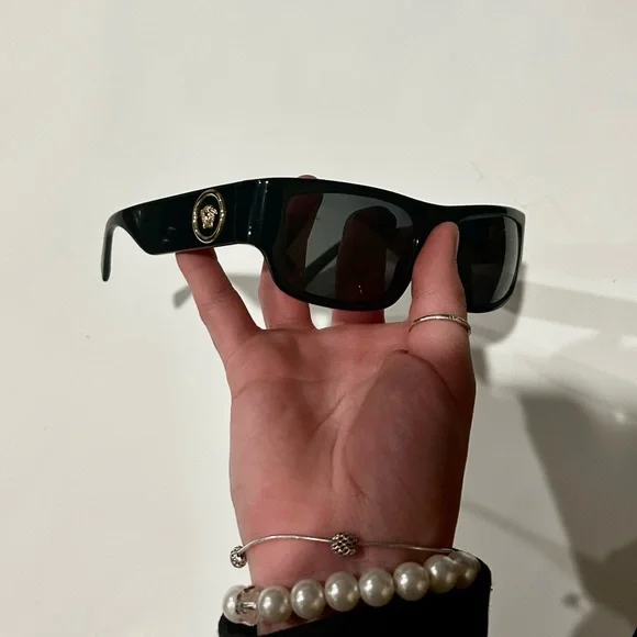 VERSACE SUNGLASSES - Picture 6 of 8